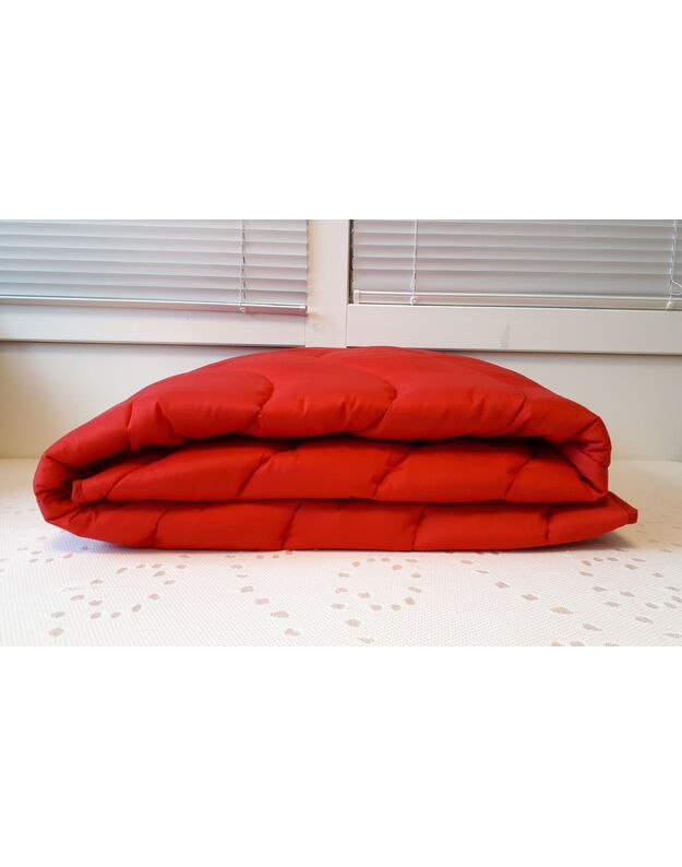 Polycotton raudona antklodė